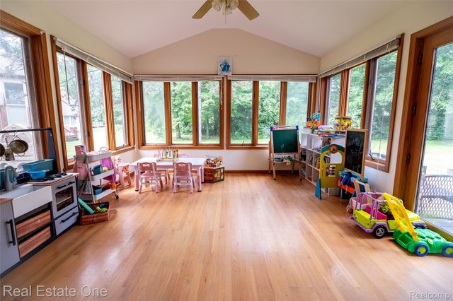 11514 Kings Knight Circle, Grand Blanc, MI 48439