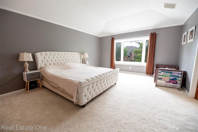 11514 Kings Knight Circle, Grand Blanc, MI 48439