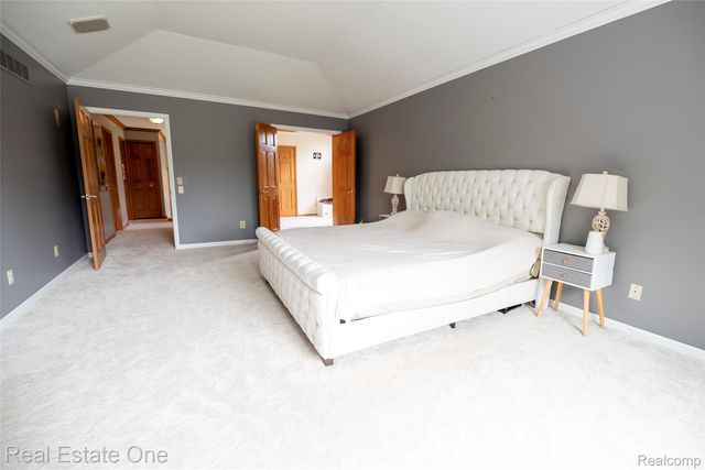 11514 Kings Knight Circle, Grand Blanc, MI 48439