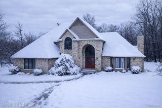 11514 Kings Knight Circle, Grand Blanc, MI 48439