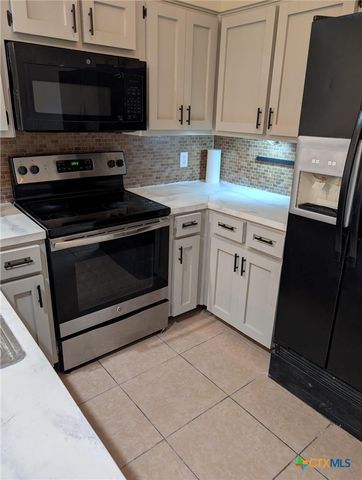 1221 W Hopkins Street 13, San Marcos, TX 78666
