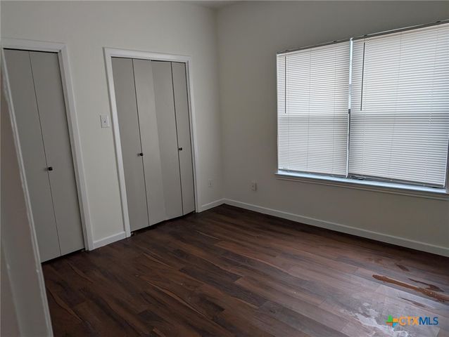 1221 W Hopkins Street 13, San Marcos, TX 78666