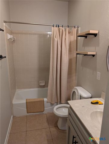 1221 W Hopkins Street 13, San Marcos, TX 78666