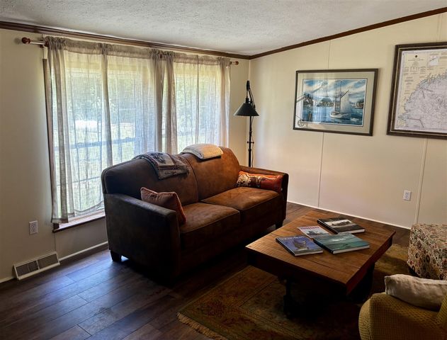 1281 64th Street, Fennville, MI 49408