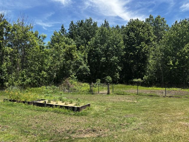 1281 64th Street, Fennville, MI 49408