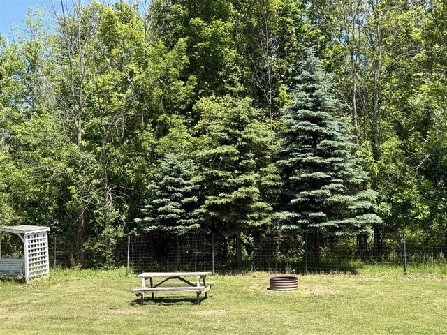 1281 64th Street, Fennville, MI 49408