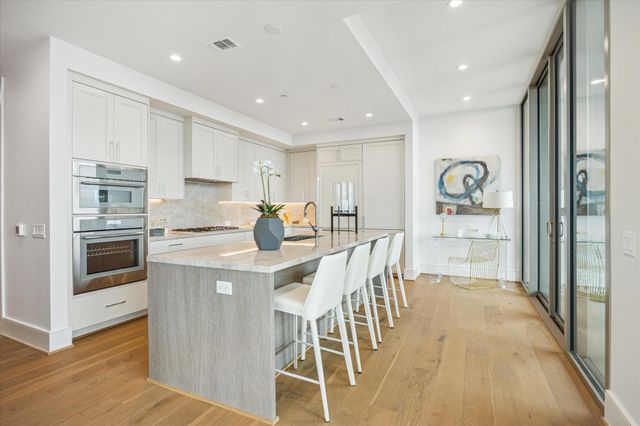 5656 San Felipe Street 506, Houston, TX 77056