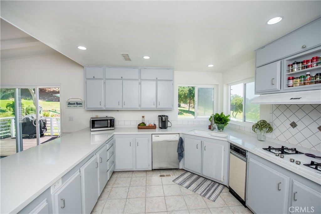 Image 23 of property listing at 2275 W 25th Street 12, San Pedro, CA 90732