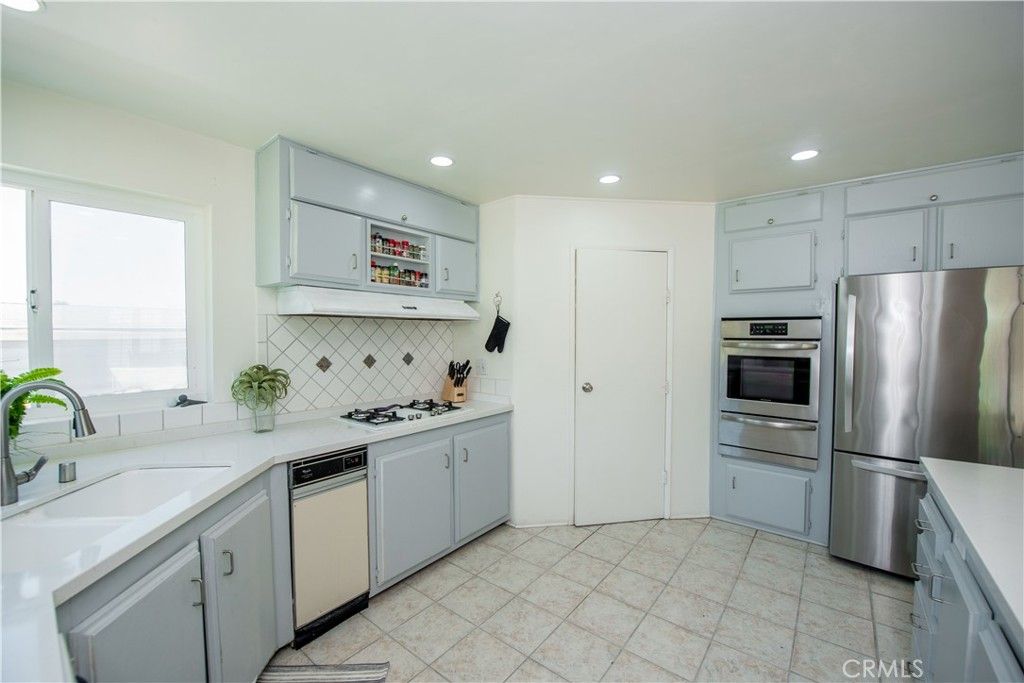 Image 26 of property listing at 2275 W 25th Street 12, San Pedro, CA 90732