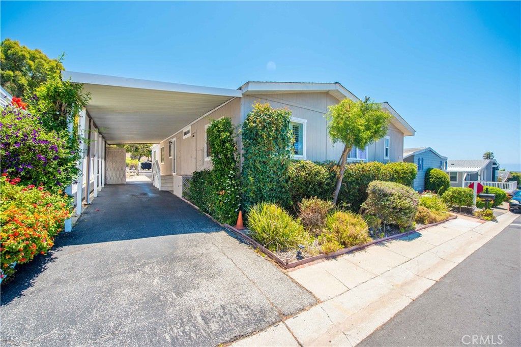 Image 6 of property listing at 2275 W 25th Street 12, San Pedro, CA 90732