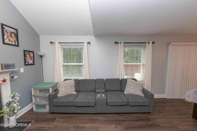 1217 Lawrence Avenue, Toms River, NJ 08757
