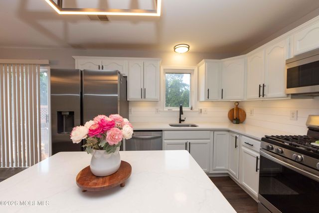 1217 Lawrence Avenue, Toms River, NJ 08757