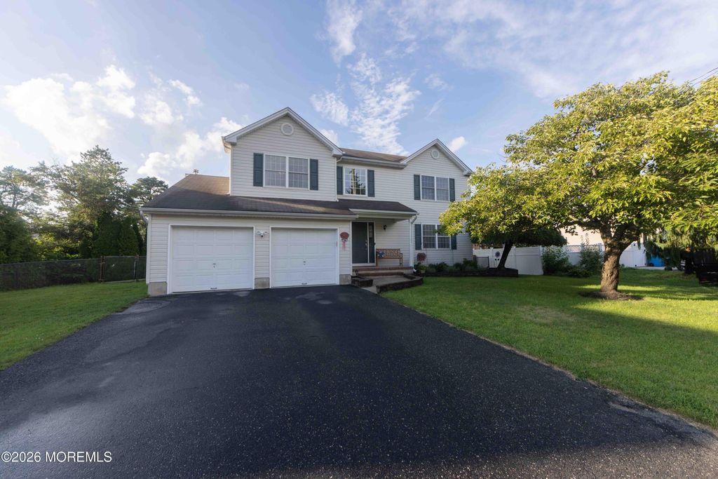 1217 Lawrence Avenue, Toms River, NJ 08757