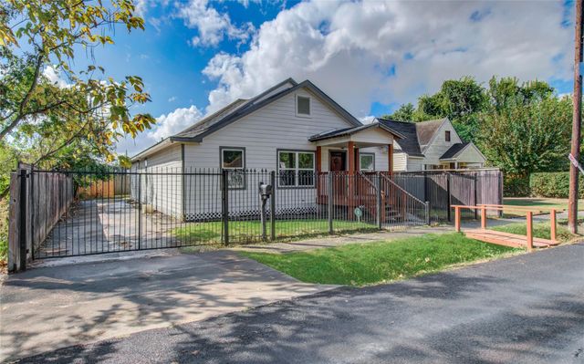 3060 Noble Street, Houston, TX 77026