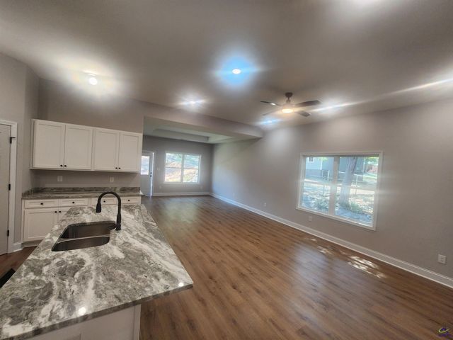 102 Silver Maple, Byron, GA 31008