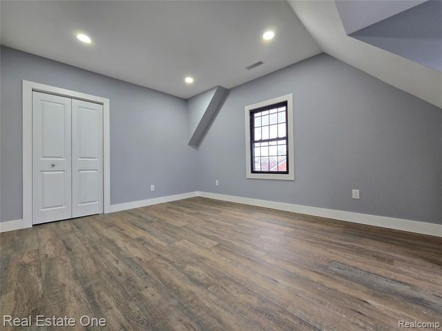 953 Kings Highway, Lincoln Park, MI 48146