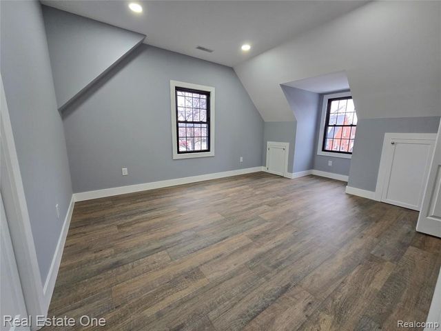 953 Kings Highway, Lincoln Park, MI 48146