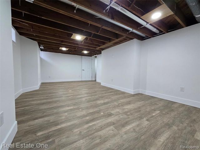 953 Kings Highway, Lincoln Park, MI 48146