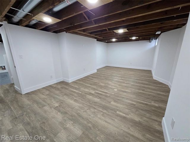 953 Kings Highway, Lincoln Park, MI 48146