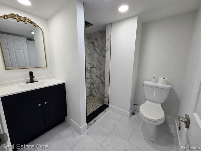 953 Kings Highway, Lincoln Park, MI 48146