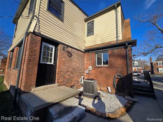 953 Kings Highway, Lincoln Park, MI 48146