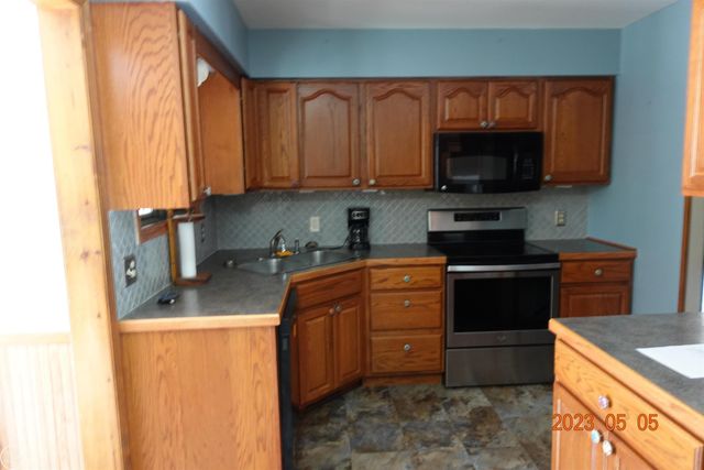 6925 AUTOMOBILE ROAD, Twin Lake, MI 49457