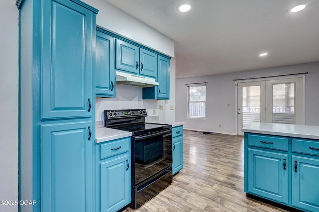 1422 W Macon Street, Carthage, MO 64836