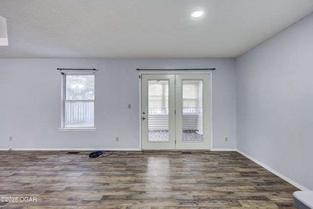 1422 W Macon Street, Carthage, MO 64836