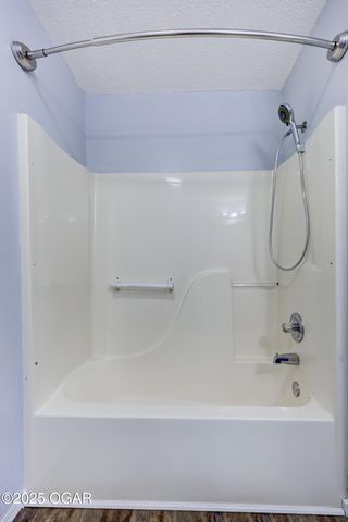 1422 W Macon Street, Carthage, MO 64836