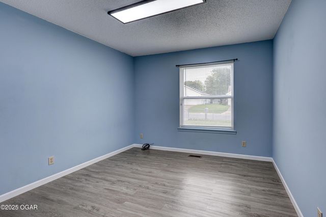 1422 W Macon Street, Carthage, MO 64836