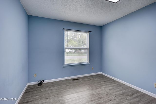 1422 W Macon Street, Carthage, MO 64836