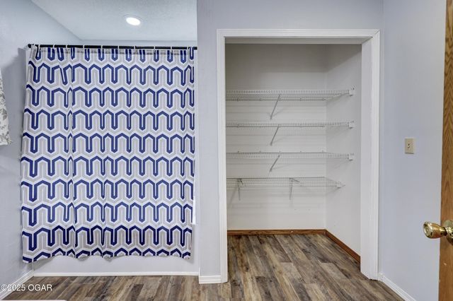 1422 W Macon Street, Carthage, MO 64836