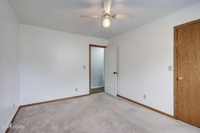 1422 W Macon Street, Carthage, MO 64836