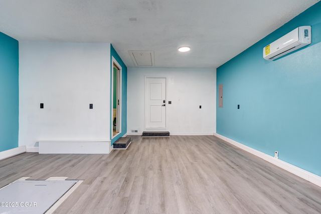 1422 W Macon Street, Carthage, MO 64836