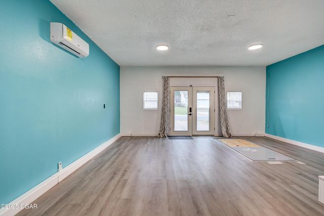 1422 W Macon Street, Carthage, MO 64836