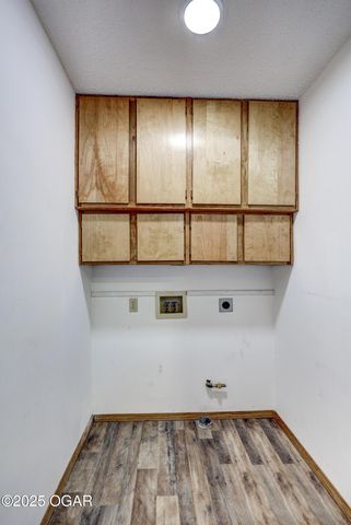 1422 W Macon Street, Carthage, MO 64836