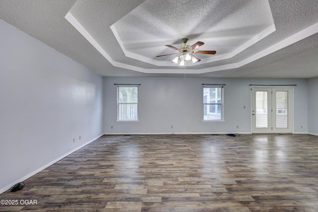 1422 W Macon Street, Carthage, MO 64836