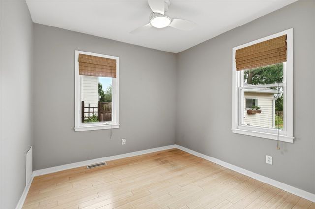1264 Hoyt Avenue W, Saint Paul, MN 55108