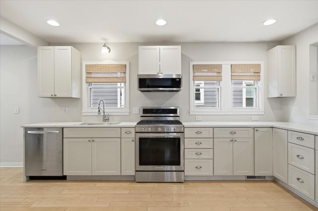 1264 Hoyt Avenue W, Saint Paul, MN 55108