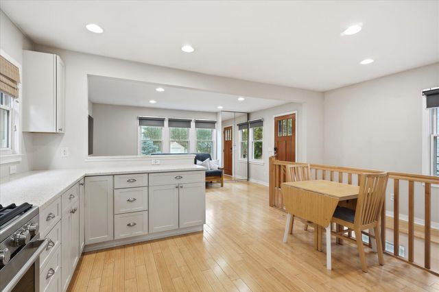 1264 Hoyt Avenue W, Saint Paul, MN 55108