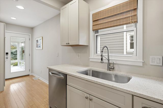 1264 Hoyt Avenue W, Saint Paul, MN 55108