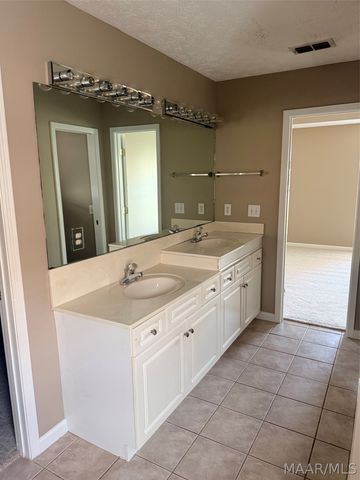 8718 Wildbriar Lane, Montgomery, AL 36117