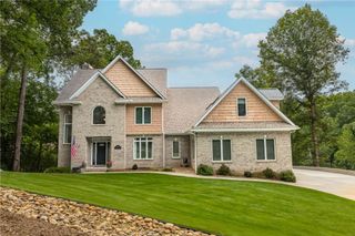 142 W Bay View Drive, Seneca, SC 29672