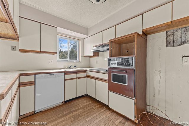 8735 Ringwood Drive, Commerce Twp, MI 48382