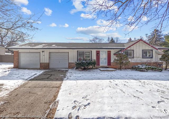 8735 Ringwood Drive, Commerce Twp, MI 48382