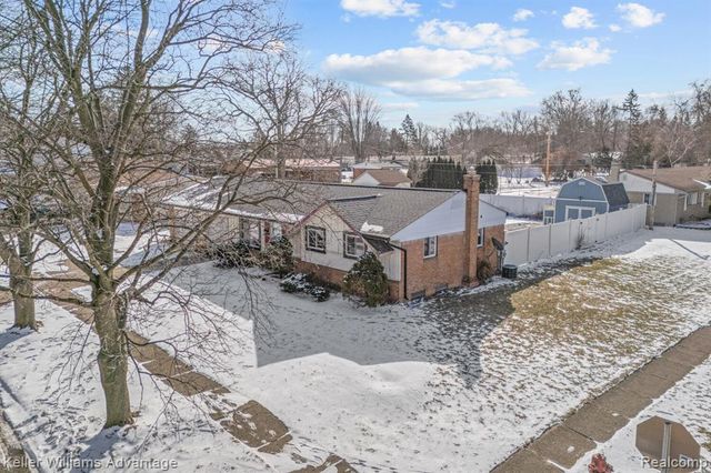 8735 Ringwood Drive, Commerce Twp, MI 48382