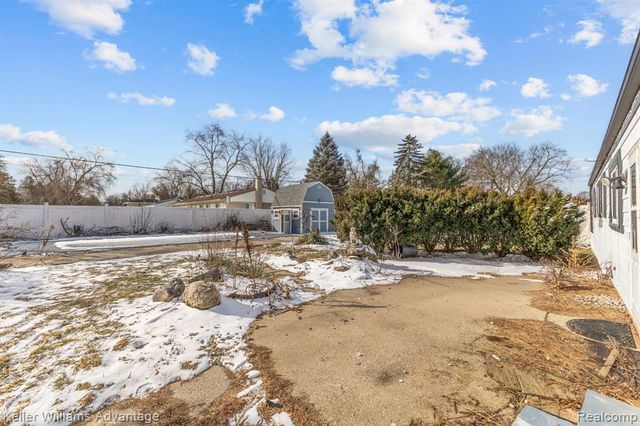 8735 Ringwood Drive, Commerce Twp, MI 48382