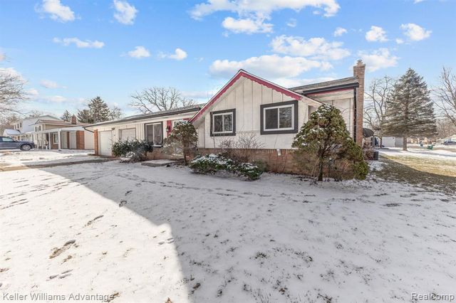 8735 Ringwood Drive, Commerce Twp, MI 48382