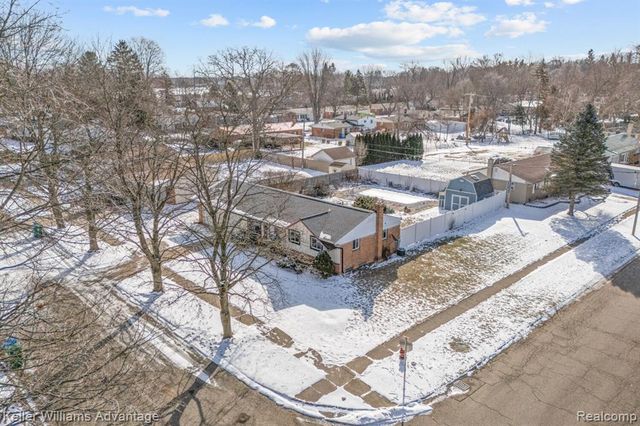 8735 Ringwood Drive, Commerce Twp, MI 48382