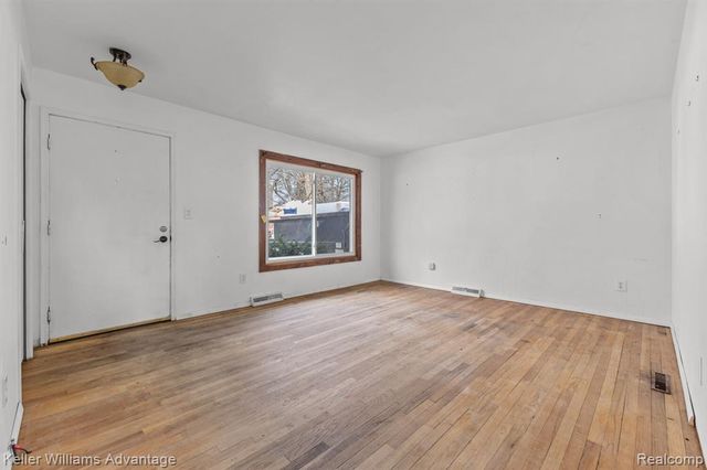 8735 Ringwood Drive, Commerce Twp, MI 48382